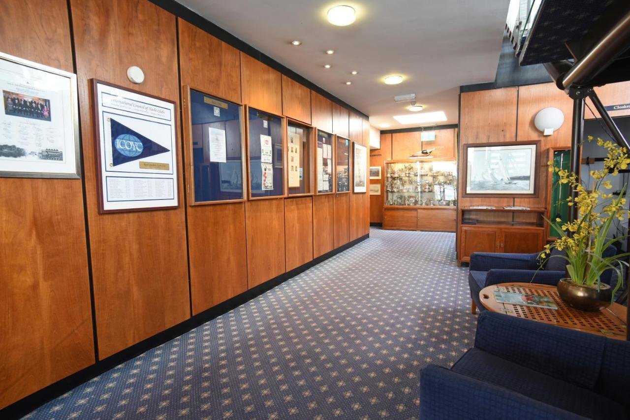 Royal Southern Yacht Club Hamble-le-Rice Exterior photo