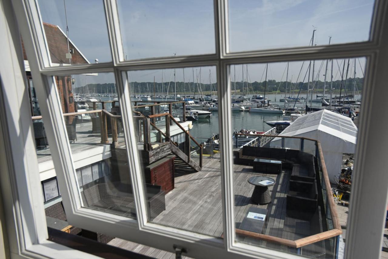 Royal Southern Yacht Club Hamble-le-Rice Exterior photo